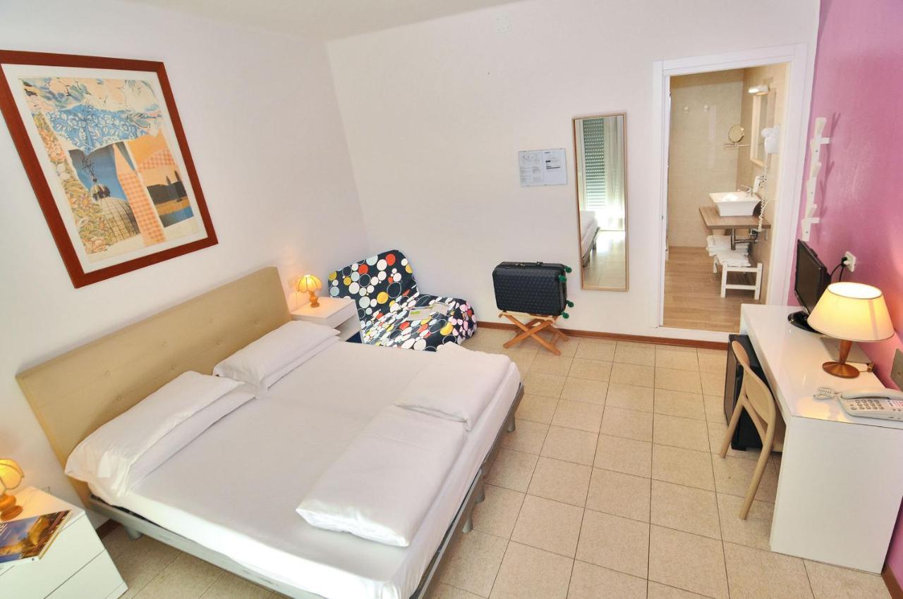 Hotel Nederland Caorle Exterior foto