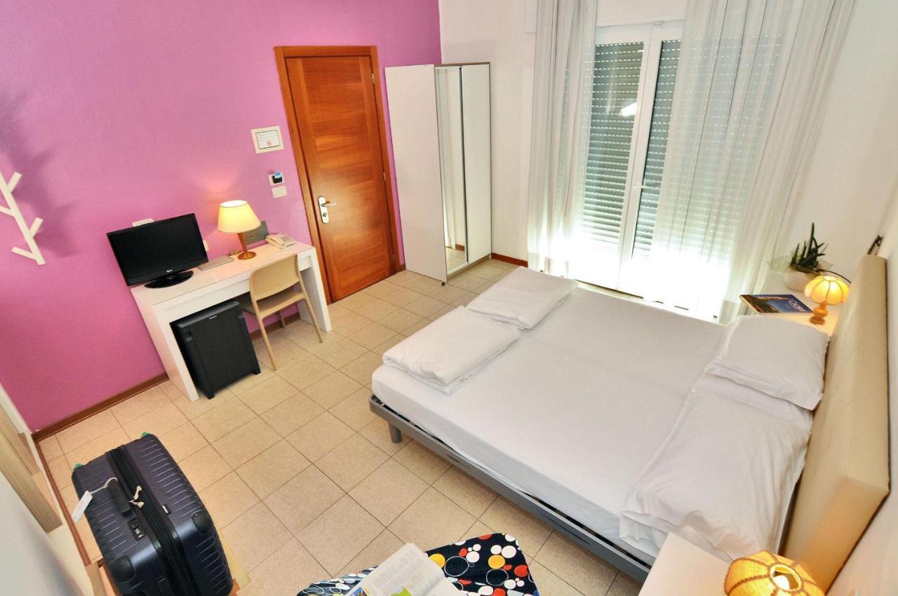 Hotel Nederland Caorle Exterior foto