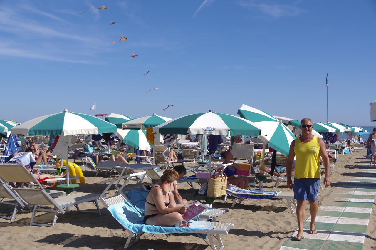 Hotel Nederland Caorle Exterior foto