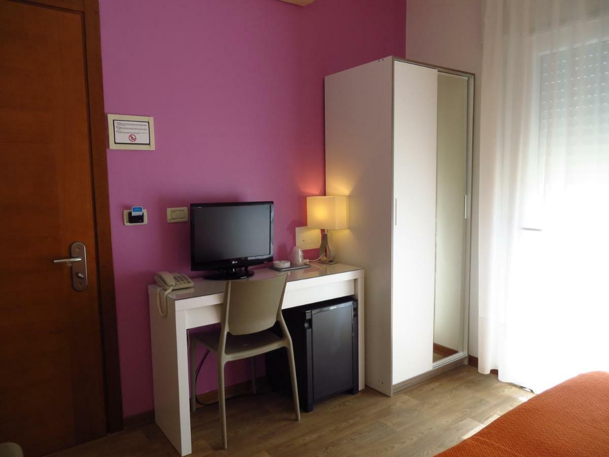 Hotel Nederland Caorle Exterior foto